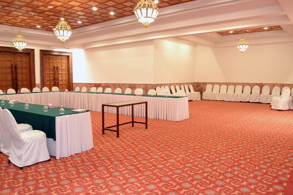 Faisalabad Serena Hotel Exterior photo