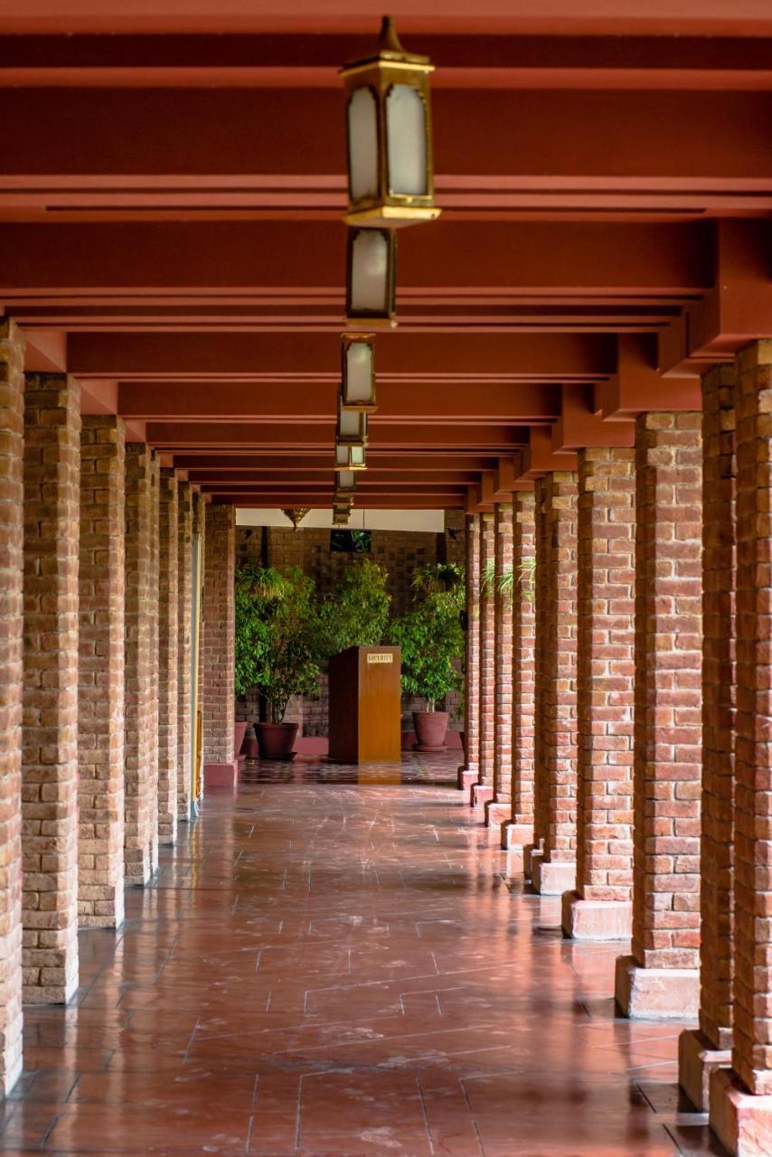 Faisalabad Serena Hotel Exterior photo